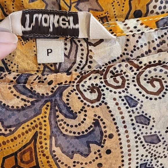 Tucker Blouse ~ Gold & Cream ~ Paisley & Floral Print ~ Silk Top - Picture 9 of 11